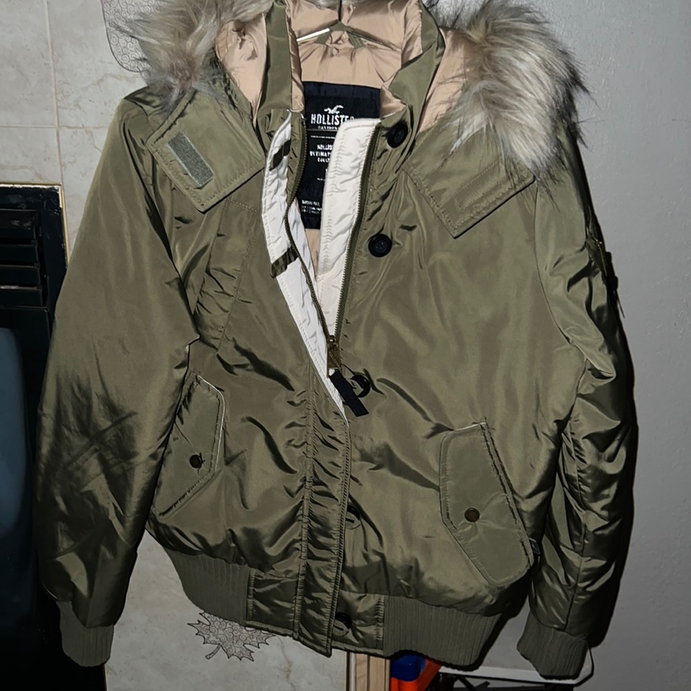 NWOT Womens down feather bomber army green jacket  medium